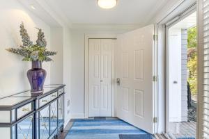 Waterfront Condo Walk to Downtown Boothbay Harbor