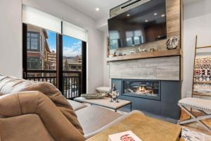 Riverfront Lodge 111 by East West Hospitality