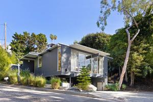 Mid-Century Gem in Pacific Palisades