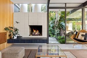 Mid-Century Gem in Pacific Palisades