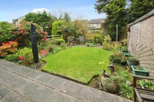 Luxury Home in Low Moor