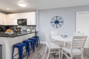 Be A Nomad - Rear Top - Stylish Unit w Ocean Views