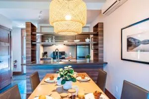 Lakefront & Mountain View - 1 Bedroom Resort Suite - Лак-Супер'є