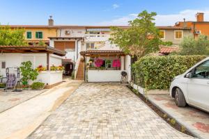 Studio Punat 15451a 
