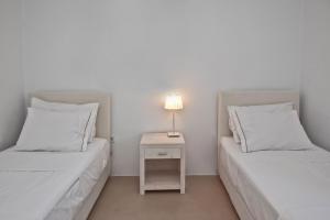 White Tinos Luxury Suites