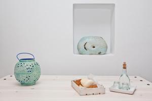 White Tinos Luxury Suites