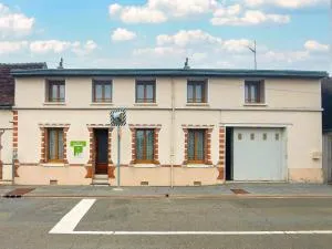 Maison spacieuse avec jardin, BBQ, table de ping-pong, proche commerces, pour 9 personnes et bébés - FR-1-581-96 - 维舍