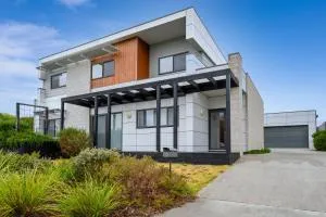 Whales Wombats Cape Paterson - 旺萨吉