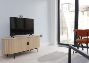 Stylish London Flat with Garden, Close to City