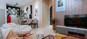 A boutique Warm falim home