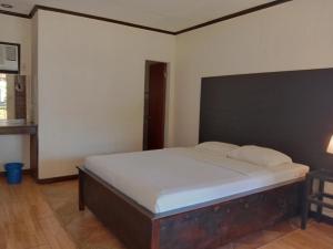 Cebu Club Fort Med Resort