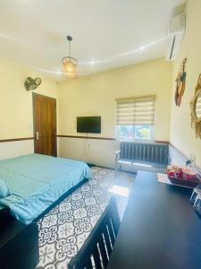 Phòng 2 Giường Đơn Nhìn Ra Thành Phố (Twin Room with City View)