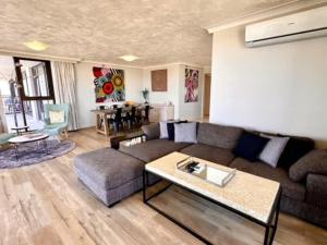 2 Bdrm Apt in Aquarius Surfers Broadbeach