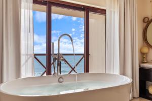 Casa Javi- Ocean Front located Mid Isla Mujeres