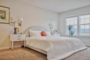 RiverWinds - Modern Charm Near Shenandoah National Park