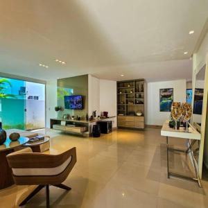 Casa de Praia com 5 quartos e Piscina em Guarajuba Bahia