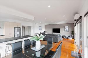 Spacious 4-Bd in Cowes sleeps 8