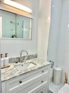 Entire Unit Rental at Bondi Beach-StayBay