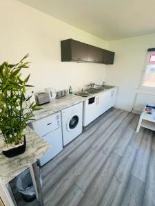 Entire Private 1 Bedroom - Guest Suite in Glasgow