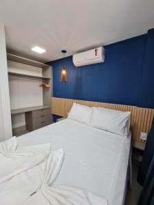 Aline Duque Flat azul 301