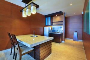 Vacha 1 BR Ocean Suite View ZN223