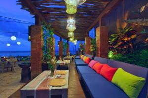 Vacha 1 BR Ocean Suite View ZN223