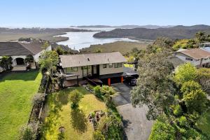 Sunrise Lookout - Paihia Holiday Home