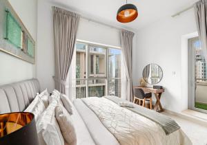 Burj Khalifa View Downtown Gem, 8 Minutes Walk to Dubai Mall