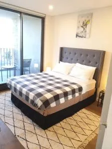 Loft of Accor Stadium - Pool, Sleeps 6, 3 BEDS 2 Baths - No PARTIES - Auburn