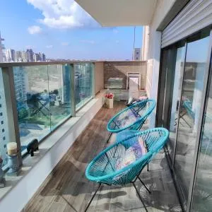 הבית קרוב לחוף - 阿里什