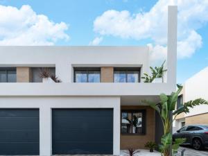 Sunny Villa by Platja Ardiaca