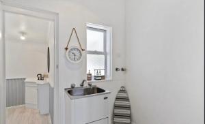 Ocean Views & City Convenience Perfect Getaway