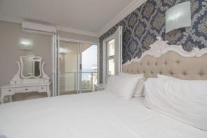 15 Glitter Bay Umhlanga Rocks Beachfront