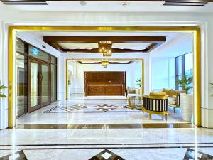 MegaLuxury Flat Resort, Amazing Pool, Burj direct View