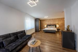 Central House by Amelie