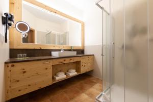 Superior Double Room with Balcony - Thermenblick room in Thermenhotel PuchasPLUS Stegersbach