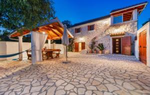 Lovely Home In Stankovci