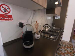 Charming Townhouse - Steps from Waterfront