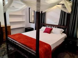 Mitra retreats - Mānantoddy