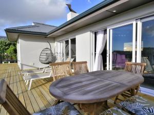 82 Steps to the Beach