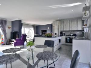 82 Steps to the Beach