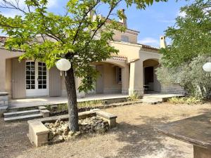 Mas Provençal Privé avec Piscine sans vis à vis en plein Cœur du Luberon