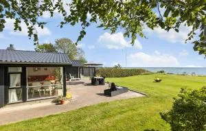 Cozy Home In Bjert With House Sea View - Kolding