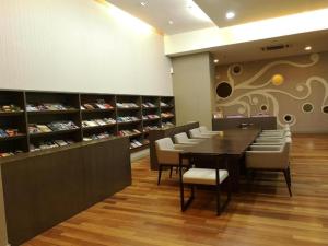 KL Infinity Pool Hostel