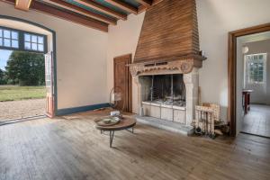 Chateau pour 13 - 550m des marais salants