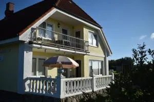 Haus zum Strand Seestern - Harkensee