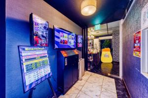 HOTEL ABnormal (Adult Only)