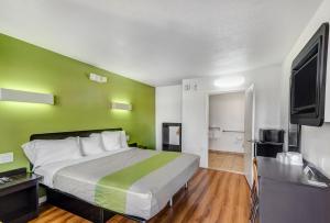 Motel 6-Visalia, CA