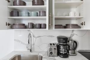 Blueground Midtown gym elev nr Grand Central NYC-1479