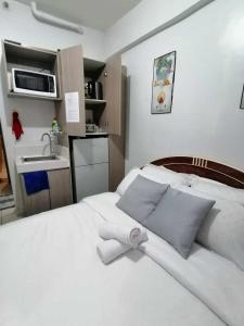 Dens condotel Metro Manila